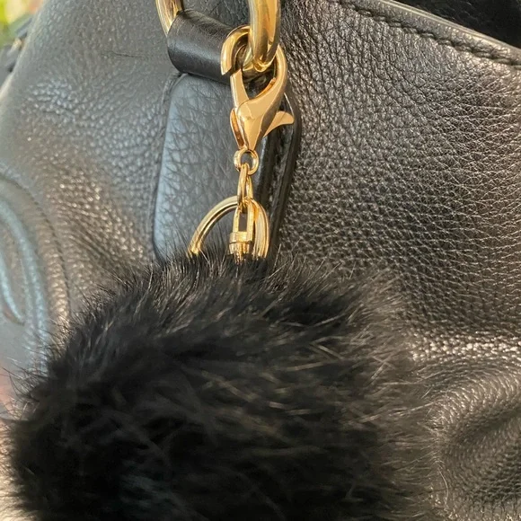 💕 3 for $75 💕 Black Rabbit Fur Keychain - Picture 2 of 3